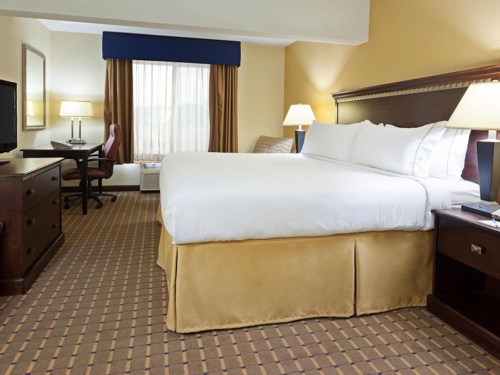 Express And West By Ihg 3*