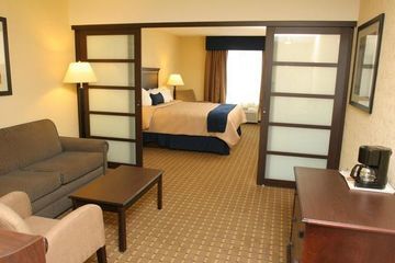 Express And West By Ihg Hotel 3*
