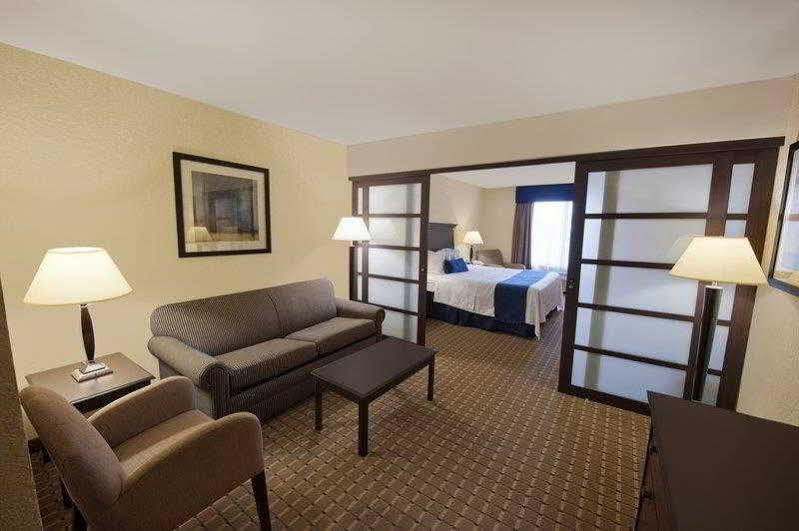 Express And West By Ihg 3*