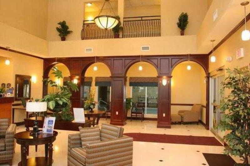 Hotel Holiday Express And West By Ihg 3*