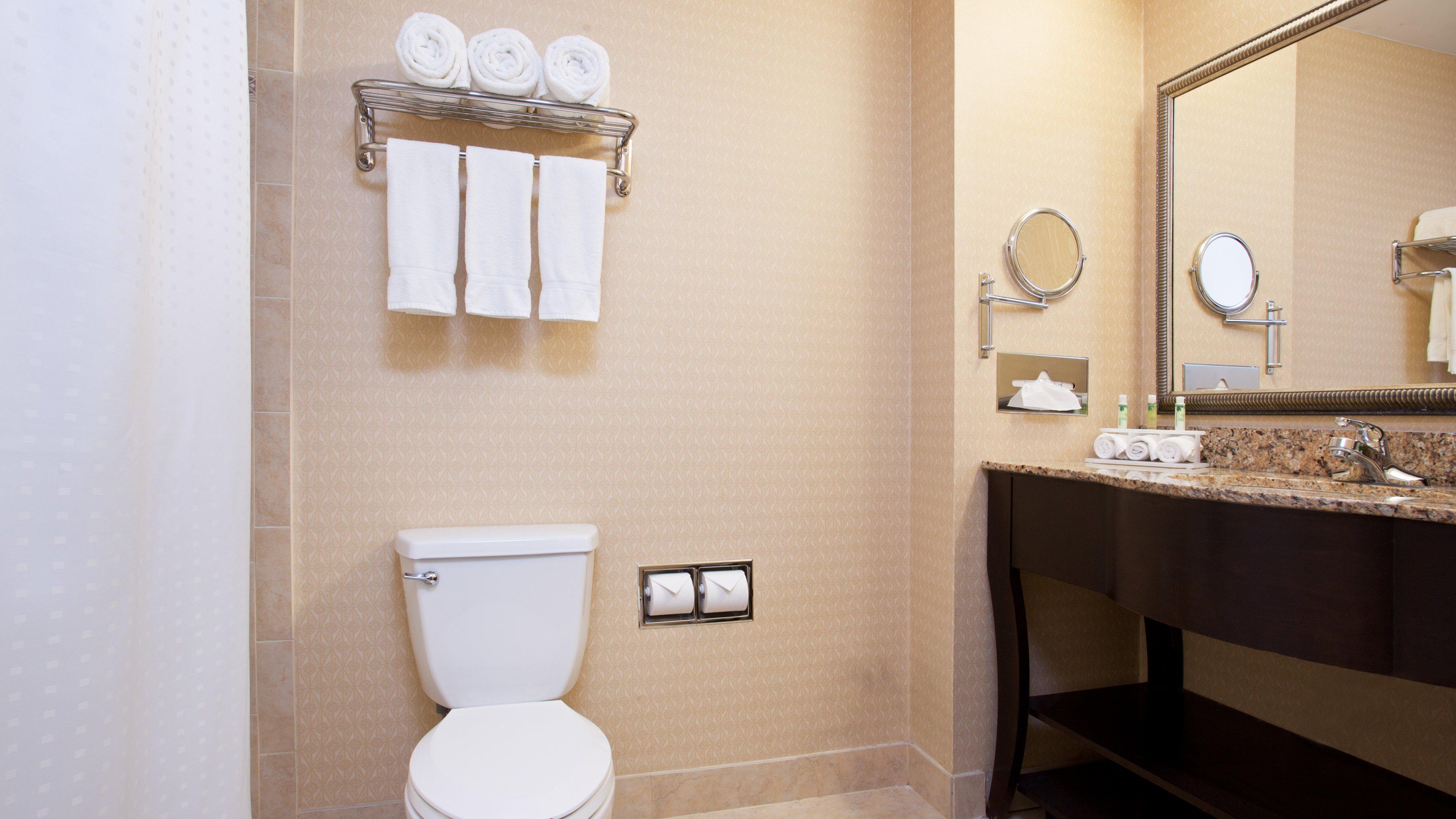 Express And West By Ihg Hotel